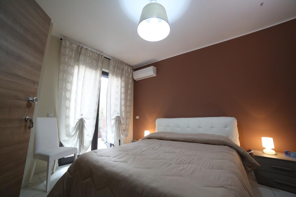 B&B Ciclopi Aci Castello Luaran gambar