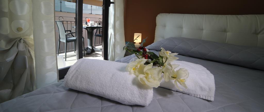 B&B Ciclopi Aci Castello Bilik gambar