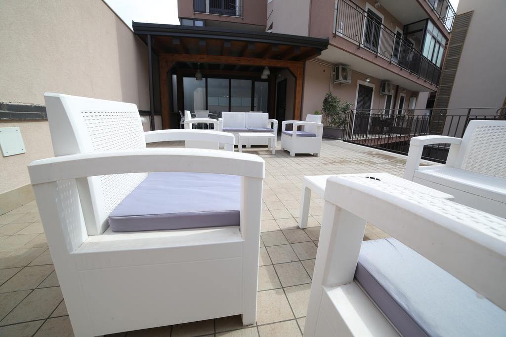 B&B Ciclopi Aci Castello Luaran gambar