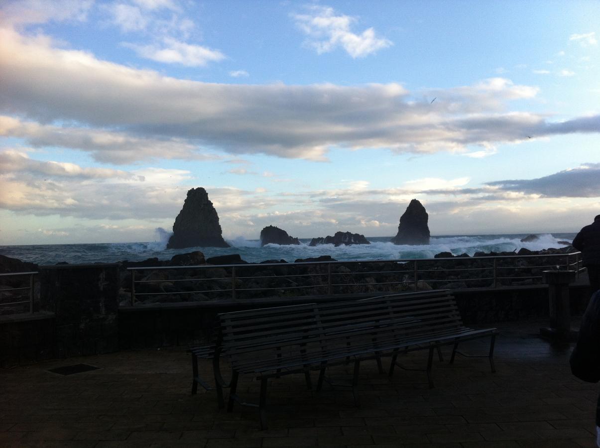 B&B Ciclopi Aci Castello Luaran gambar
