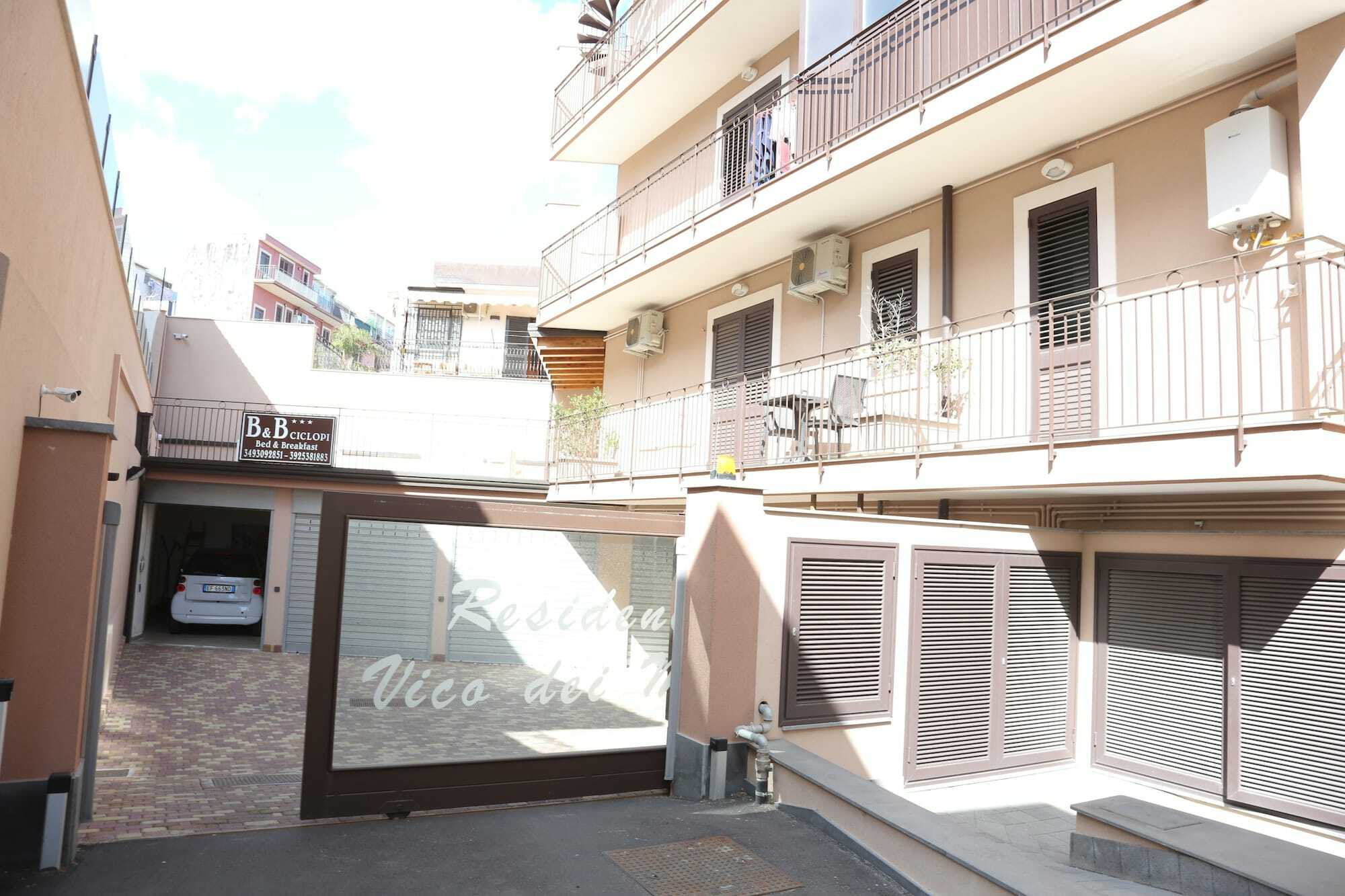 B&B Ciclopi Aci Castello Luaran gambar